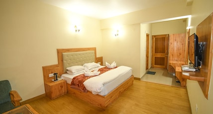 New Ambika International Mall Road Hotel Room Type - Deluxe Room New Ambika International Mall Road Hotel Room Type - Deluxe Room