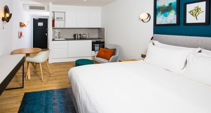 Staybridge Suites CARDIFF, an IHG hotel Room Type - 1 King Bed Studio Suite