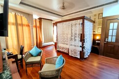 Hotel Sun Grand (100 meters away from Taj Mahal)