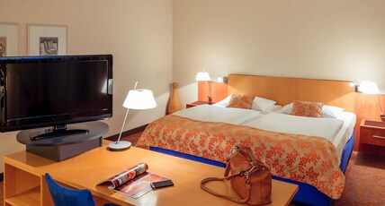 MERCURE BERLIN CHECKPOINT CHAR Room Type - Large Room with double bed