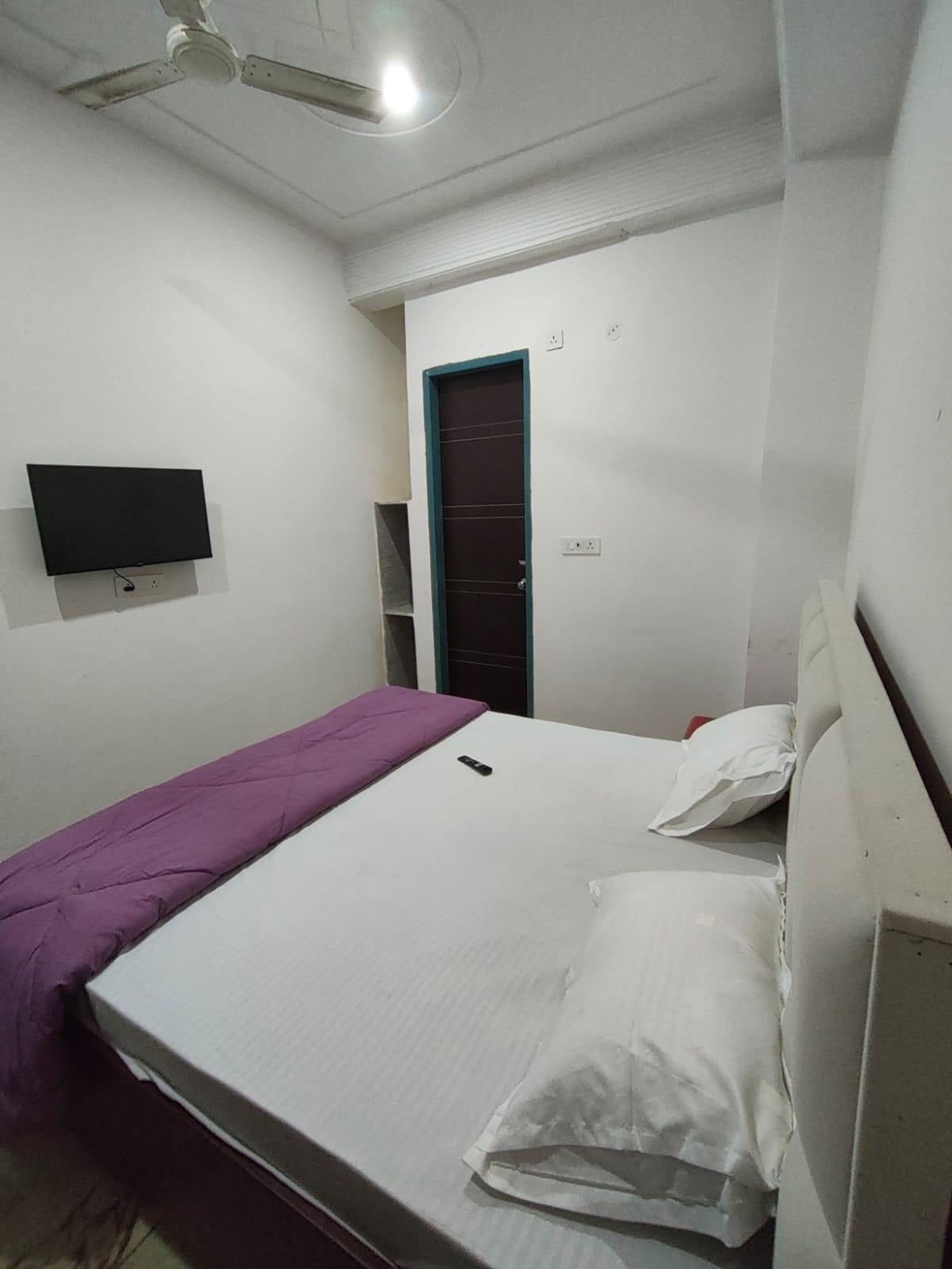 Hotel Yash Deep - Tap to explore photos