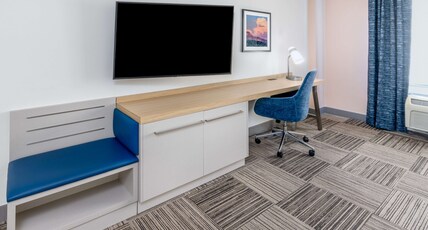 Hilton Garden Inn Albuquerque Uptown Room Type - 1 KING HEARING ACCESS-SHWR