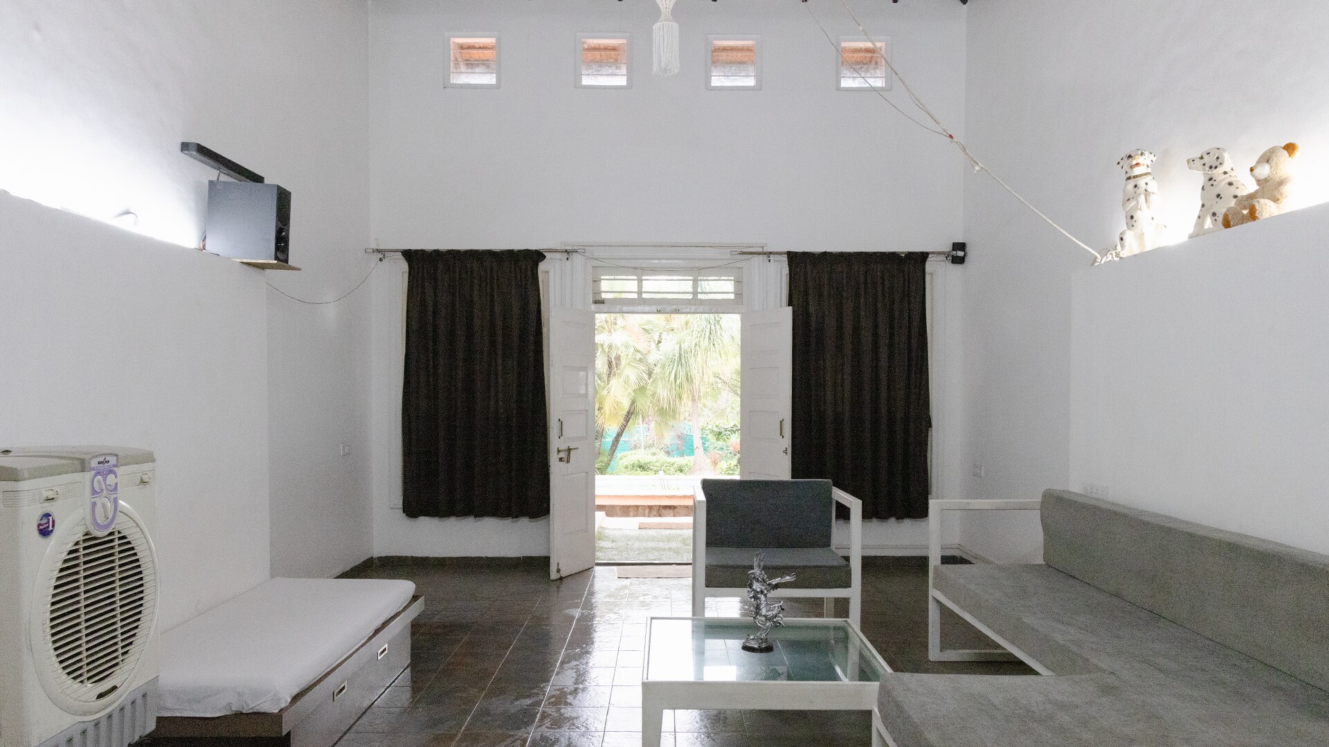 White Bridge - Tap to explore photos