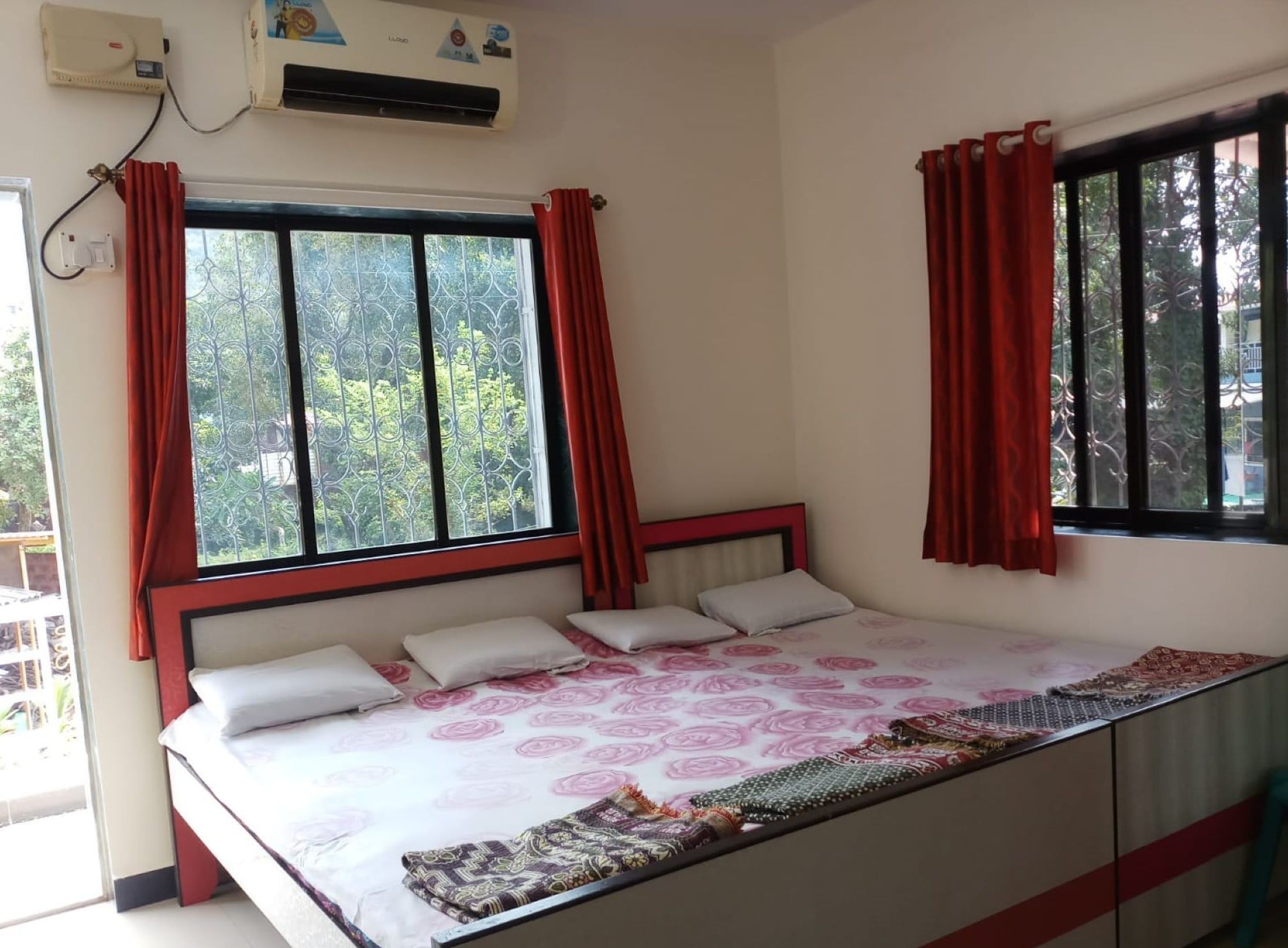 Shivtej Villa Homestay - Tap to explore photos