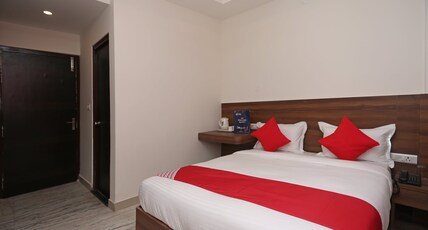 Hotel O Tulip Inn Room Type - Deluxe