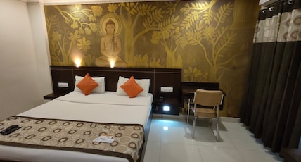 Hotel Gowtham Room Type - Deluxe Double Non AC