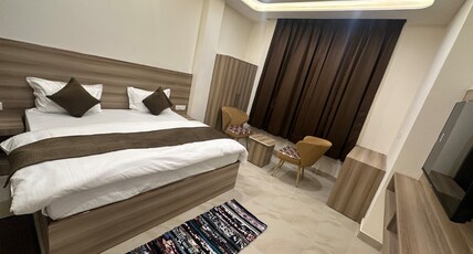Hotel Vrinda Shridhar Room Type - Super Deluxe Room