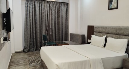 Hotel Dreamland, Puri Room Type - Deluxe Room with Private Balcony(Front Sea Facing)