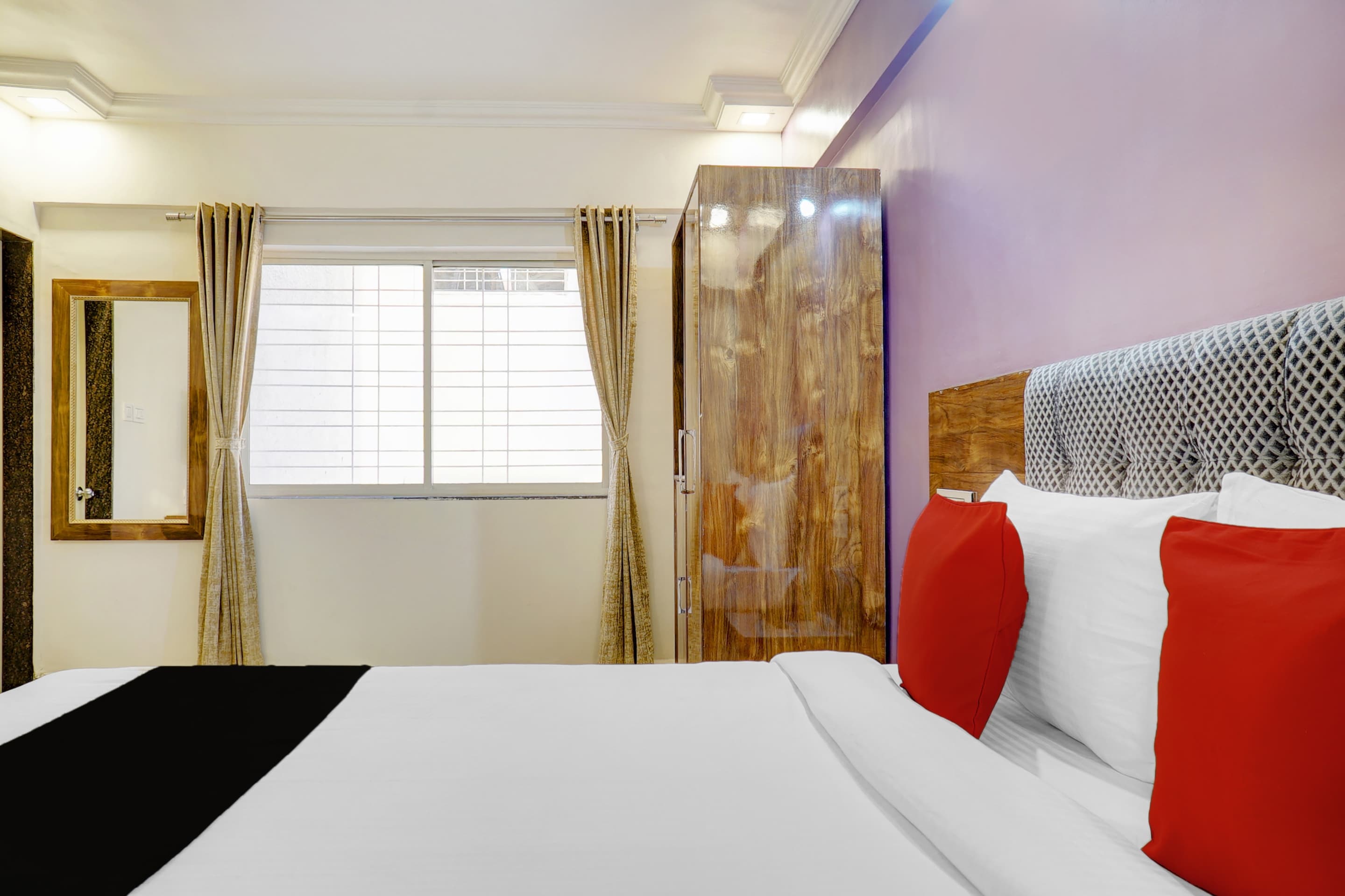 Hotel O Kohinoor Residency - Tap to explore photos