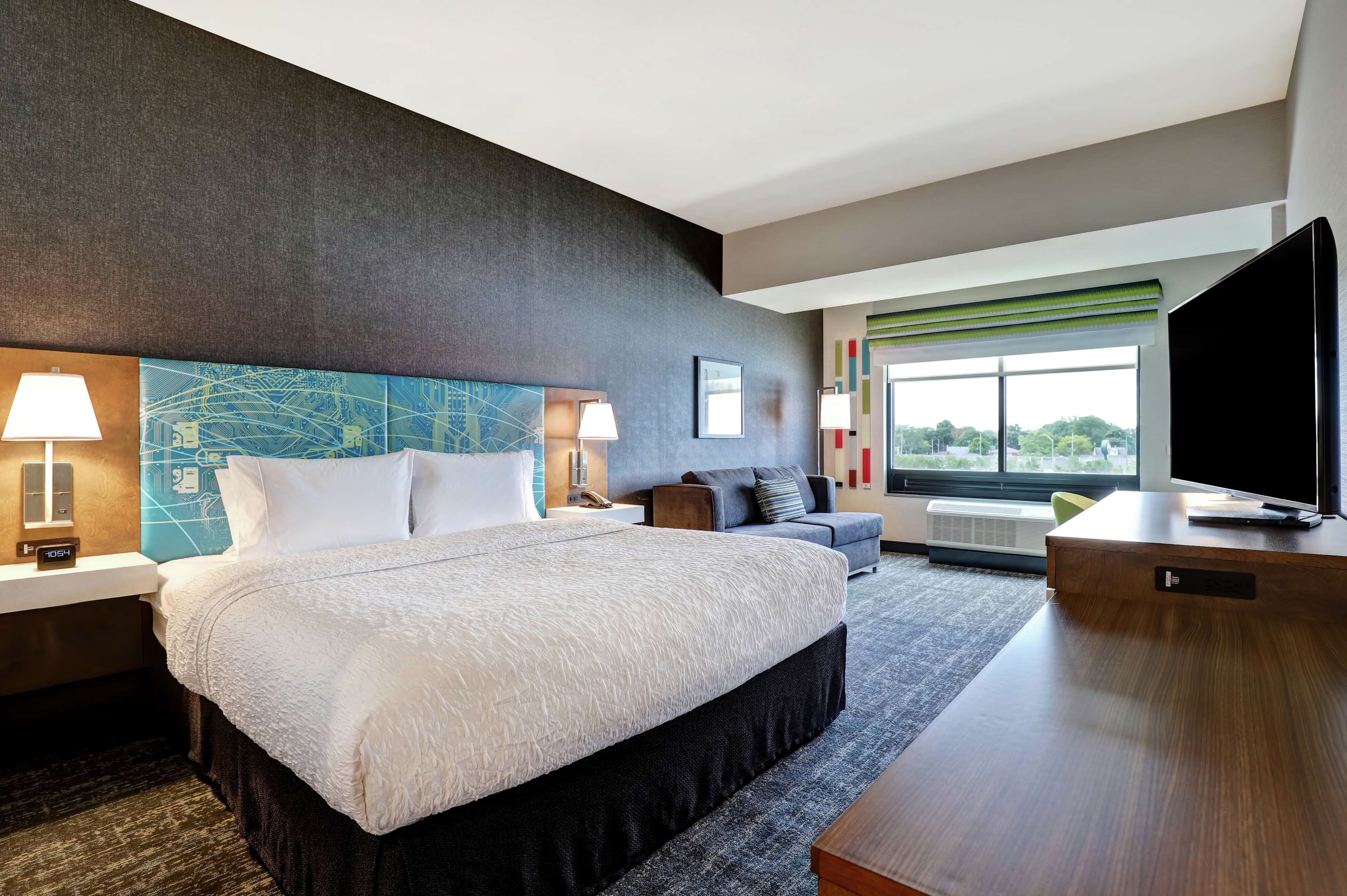 Hampton Inn St. Catharines Niagara - Tap to explore photos