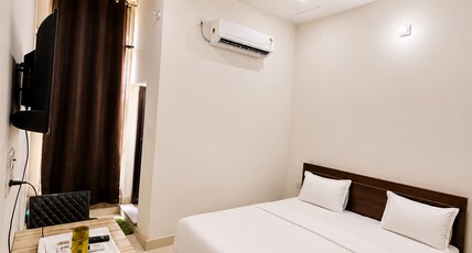 Radha Krishna Hotel Room Type - Deluxe Double AC Room