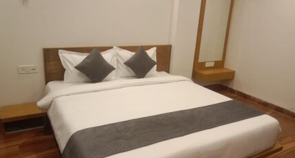 Hotel Nikunj Kilerama Indore Bhopal Highway Room Type - Deluxe Room