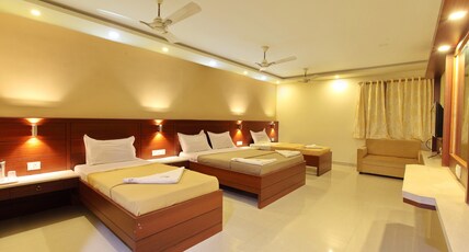 Hotel Venkadaramana - Convenient and Affordable Room Type - FOURBED ROOM