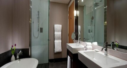 Hilton Queenstown Resort & Spa Room Type - KING HILTON GUESTROOM