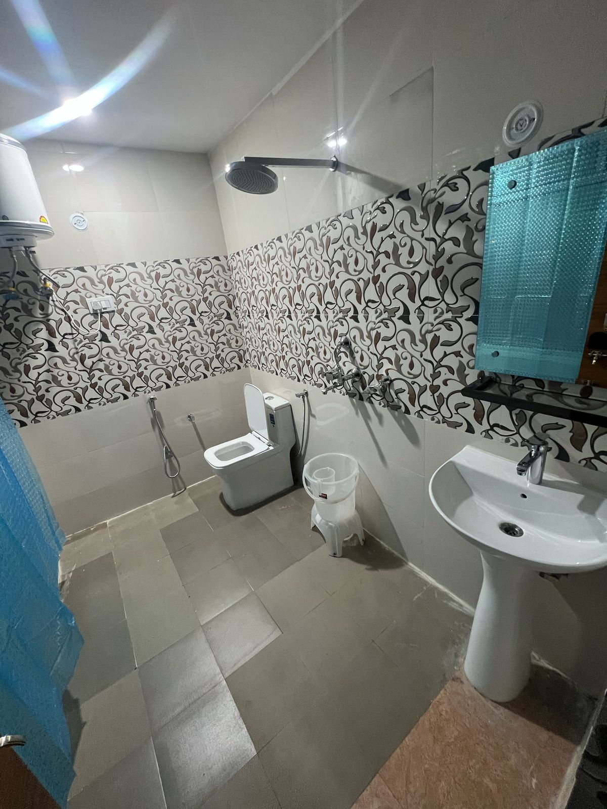 Yatri ka Inn - Tap to explore photos