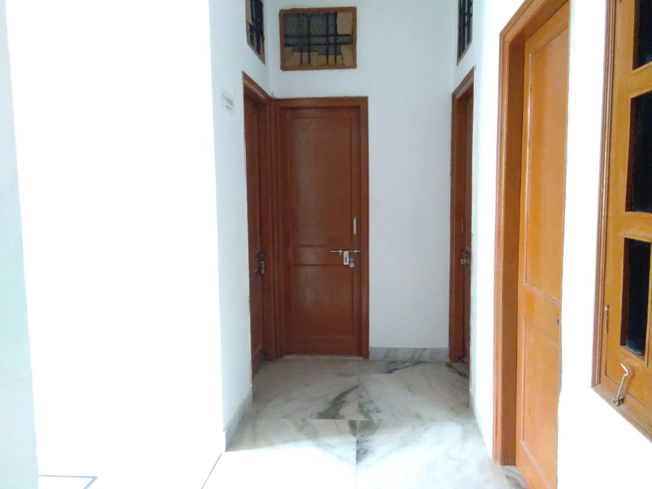 Shreenath Guest House - 500 meters from Railway Station. - Tap to explore photos