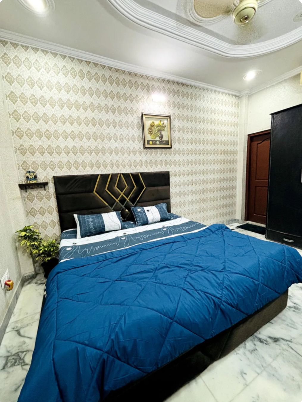 TrueHomes - Tap to explore photos