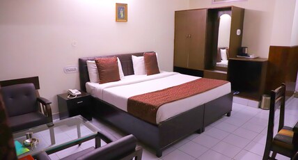 Hotel Sagar View Room Type - Deluxe Room(DBR) A/C