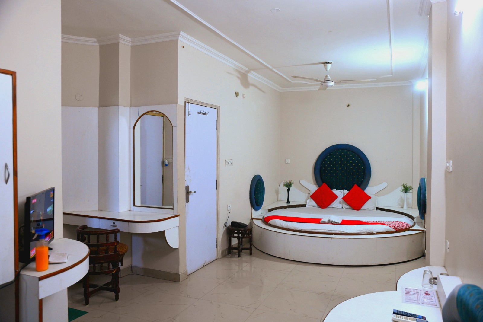 HOTEL ARYA PALACE  - Tap to explore photos