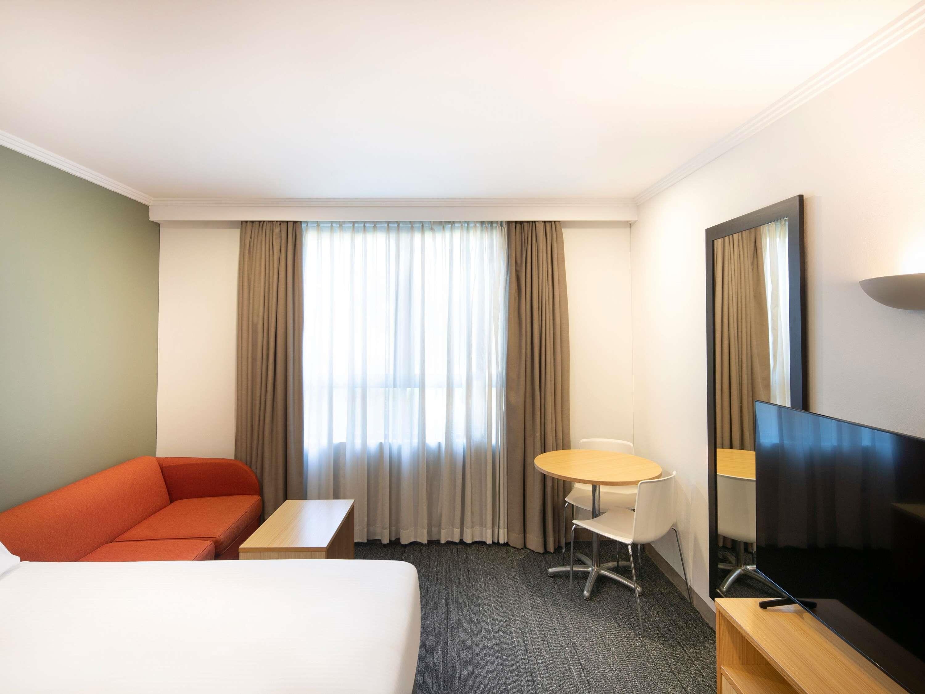 Mercure Sydney Macquarie Park - Tap to explore photos