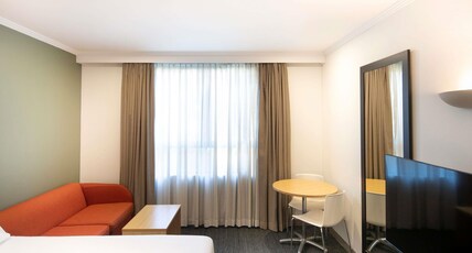 Mercure Sydney Macquarie Park Room Type - Standard Queen Room