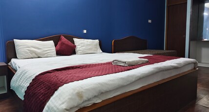 Night Queen Guest House Room Type - Luxury Room With King Size Bed