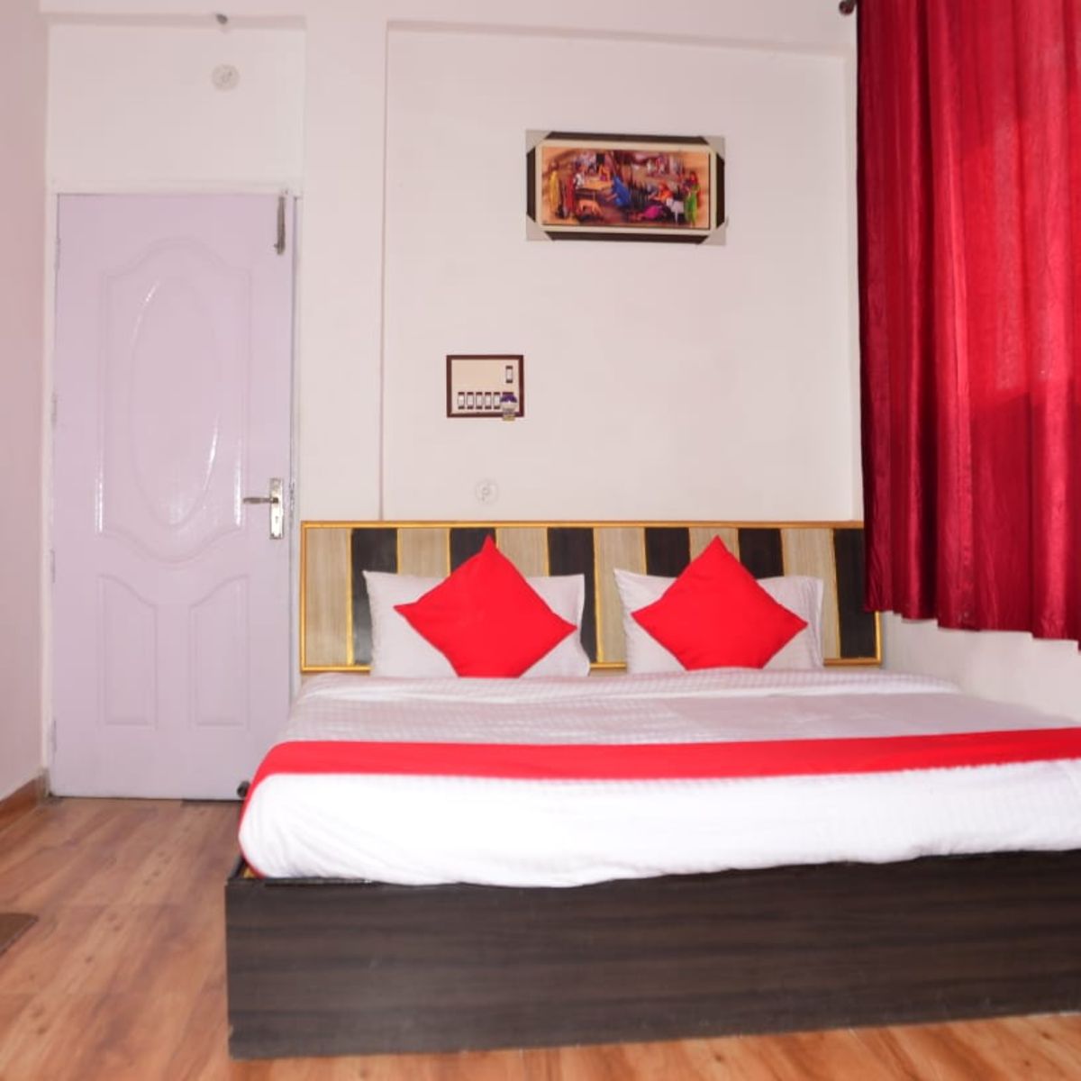 Hotel Aqua Waterfall - Tap to explore photos