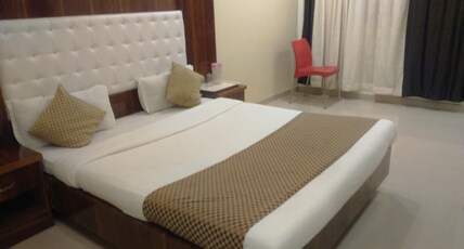 Hotel Shri Krishna Room Type - Deluxe Double Bed A/C
