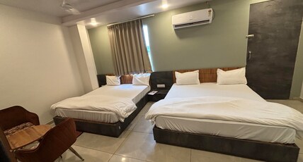 Hotel Mauj Mahal Room Type - Super Deluxe Family Room ( 2 Double Bed | 4 Pax)