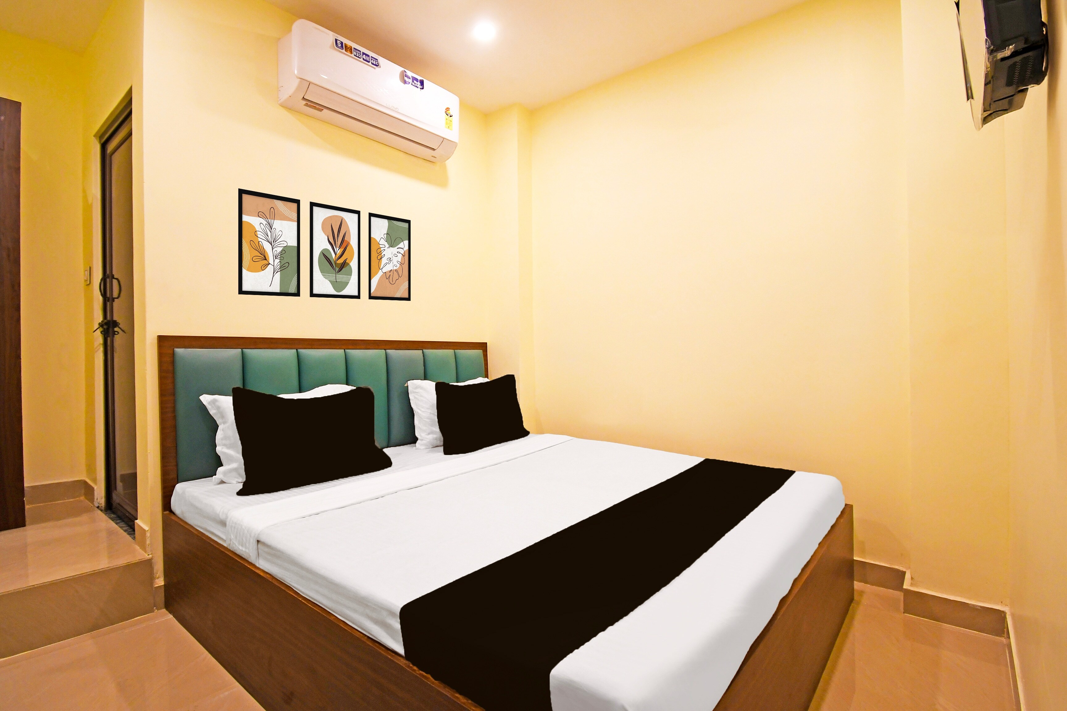 Hotel O Cuttack inn - Tap to explore photos