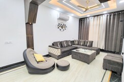 VacationBuddy 3 BHK Anandam Vilas Paschim Vihar Nr Action Balaji Hospital