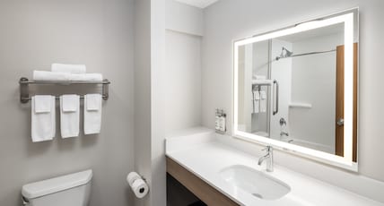 Holiday Inn Express Hotel & Suites NORTH SEQUIM, an IHG Hotel Room Type - 2 Queen Standard