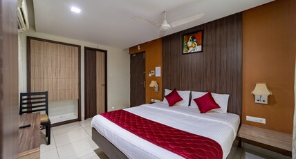 HOTEL RANAS RESIDENCY Room Type - DELUXE DOUBLE