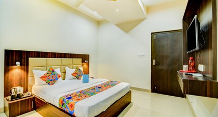FabHotel Solitaire Inn Room Type - Deluxe Room