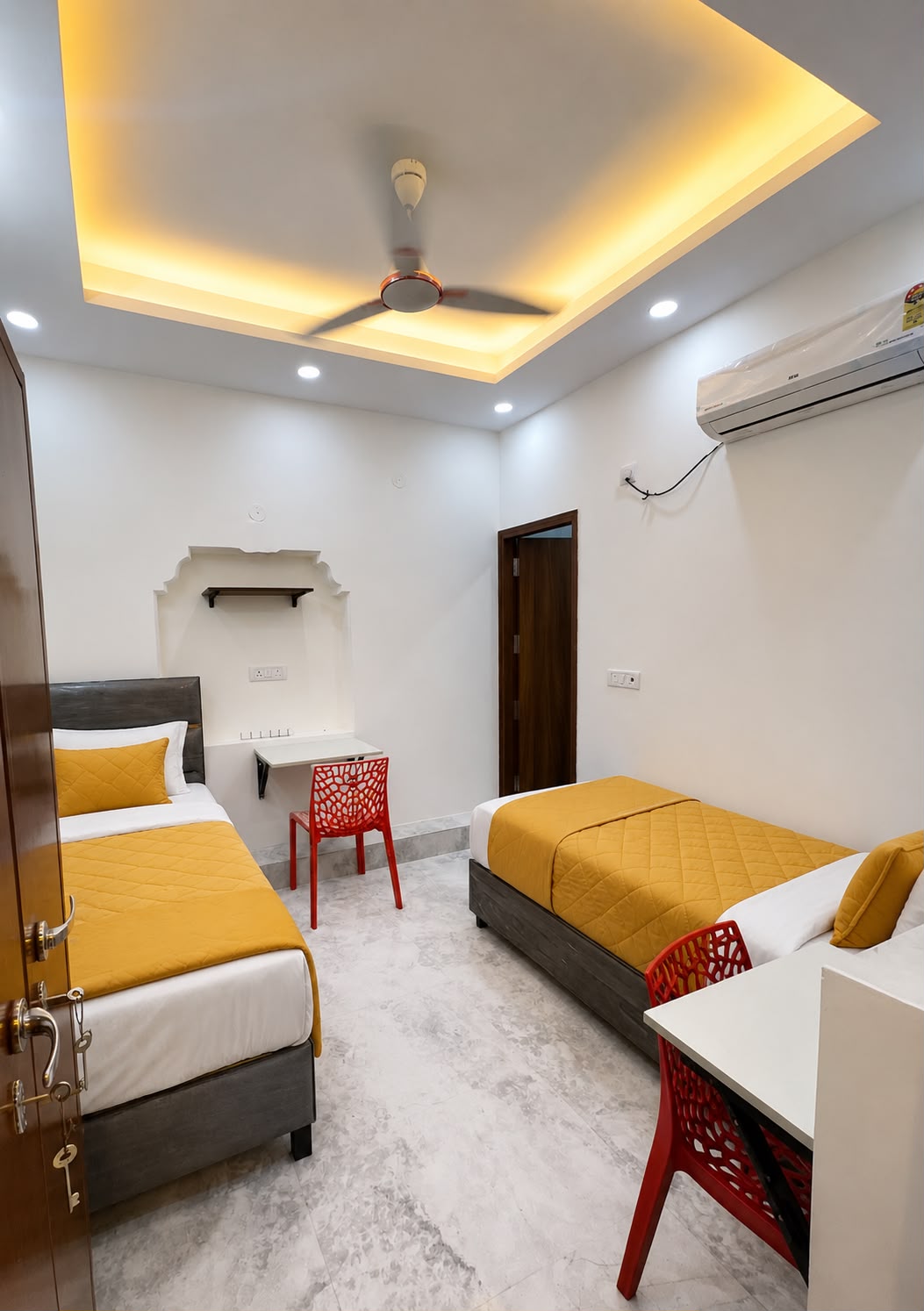 Flexibay Girls Hostel South Campus - Tap to explore photos