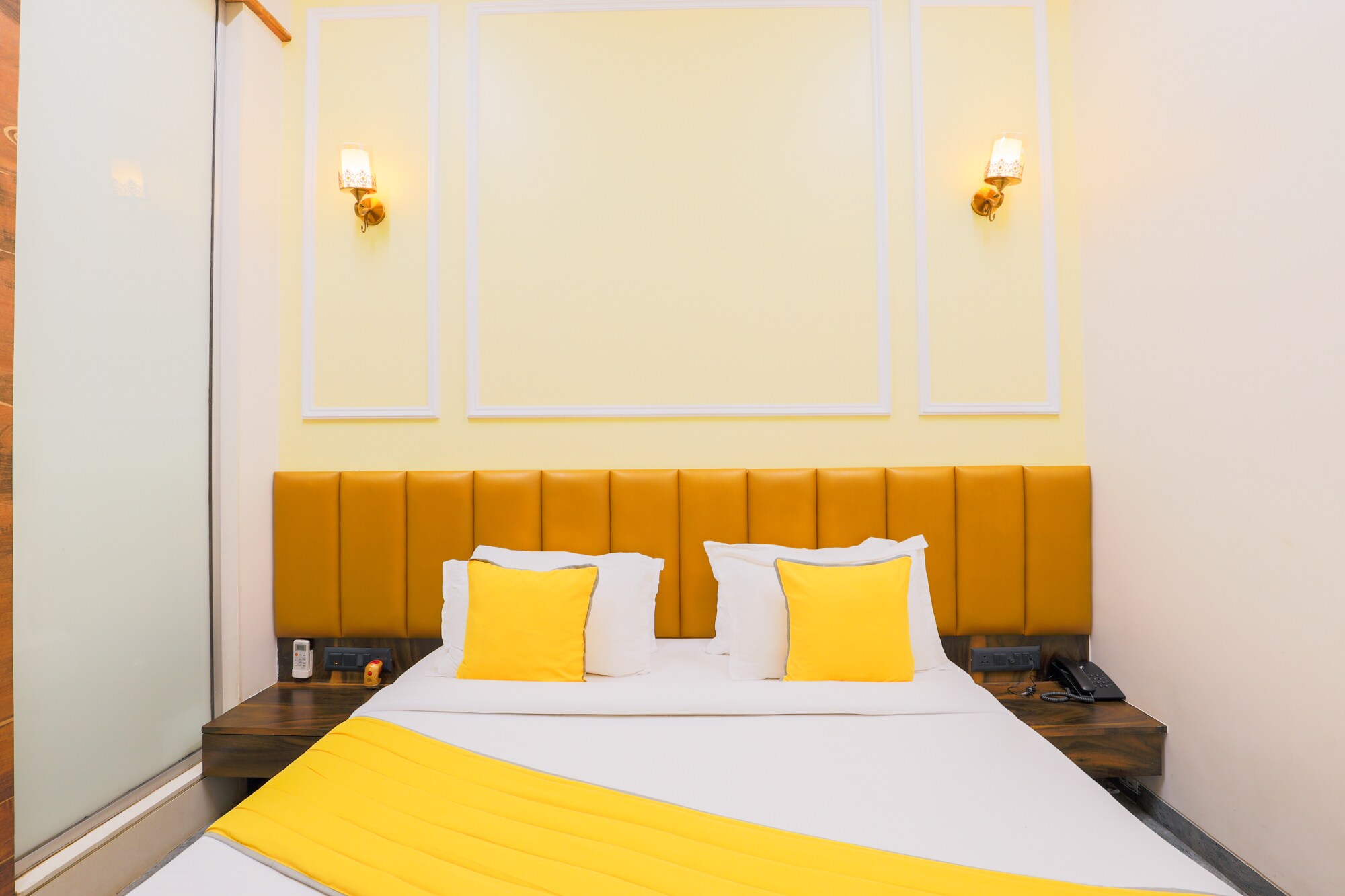 Hotel Cattleya near Mumbai International Airport - Tap to explore photos