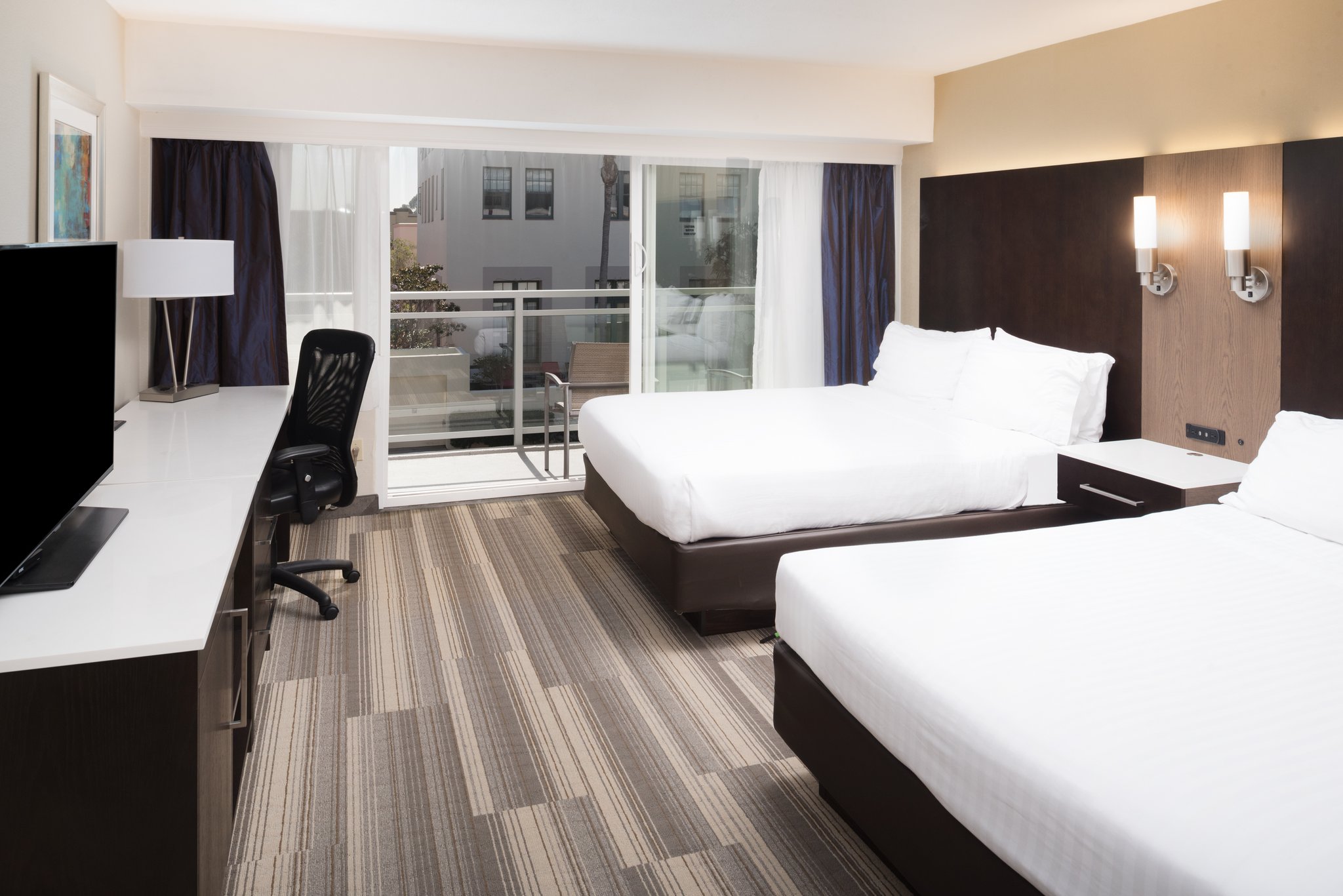 Holiday Inn Express San Diego Downtown - Tap to explore photos