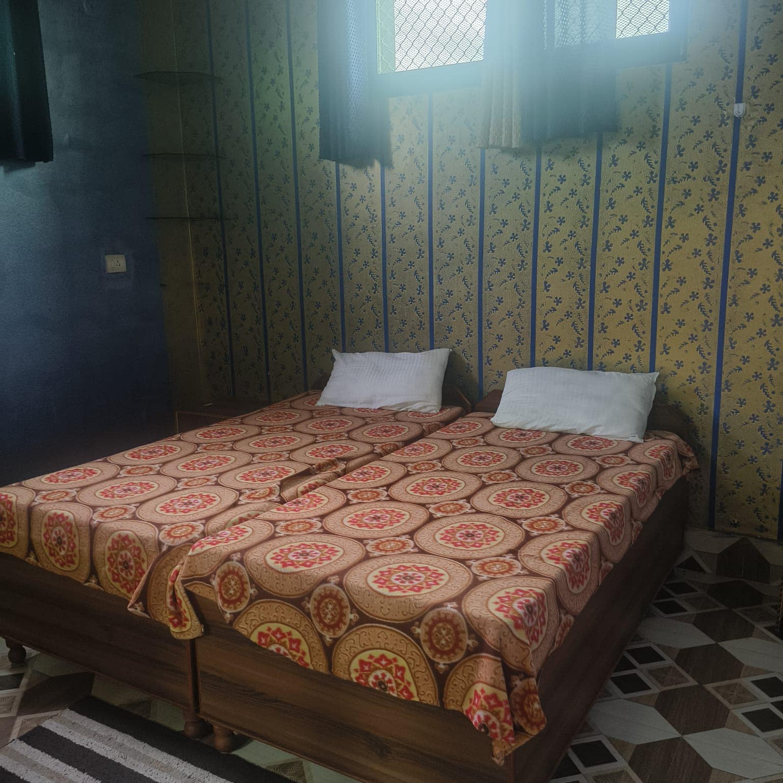 Apple Homestay - Tap to explore photos
