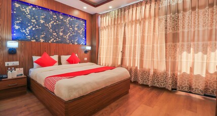 OYO 676 Hotel Maalaxmi Inn Room Type - Deluxe