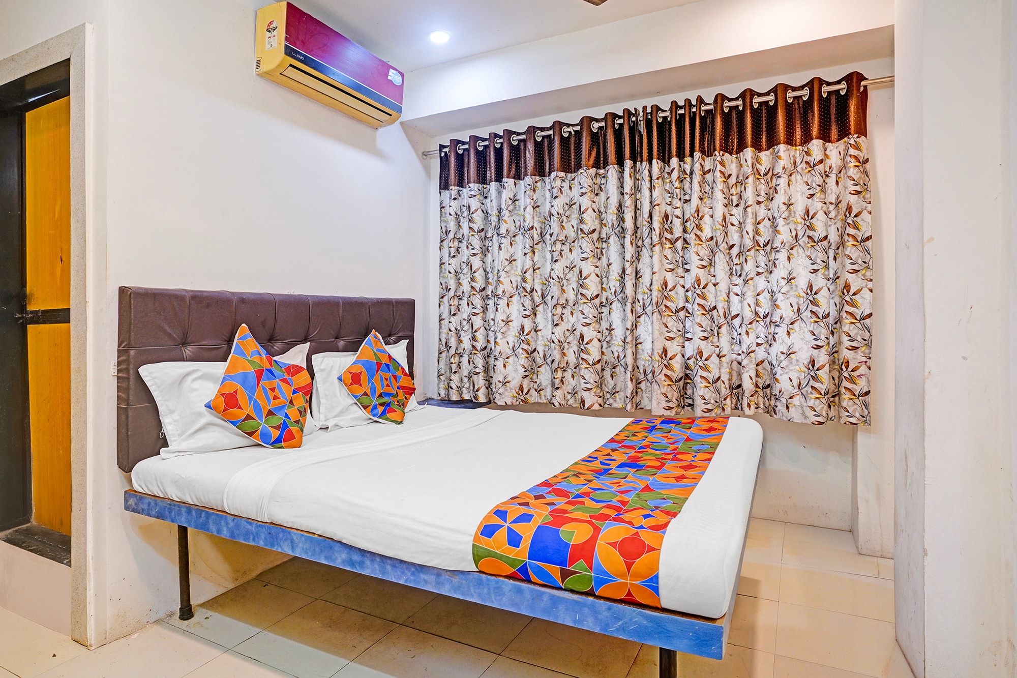 FabHotel Sai Seva - Tap to explore photos
