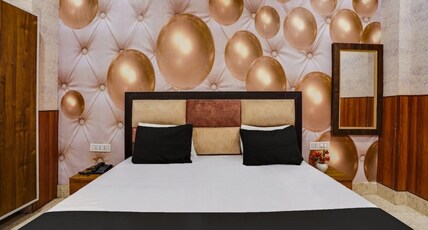 Hotel Aadhya & Restaurant Room Type - Classic Room