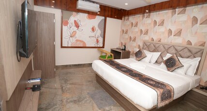 NANDAN CONVENTION(300MTR FROM RAILWAY STATION) Room Type - DELUXE ROOM