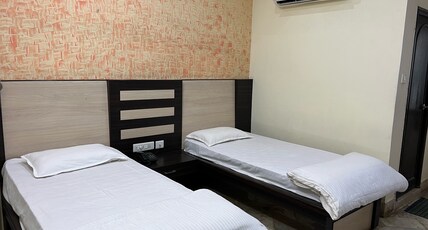Ravi Teja Lodge Room Type - Deluxe Room AC