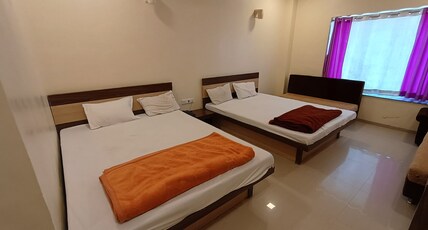 Hotel Vighnaharta Inn Room Type - Deluxe 4 Bed