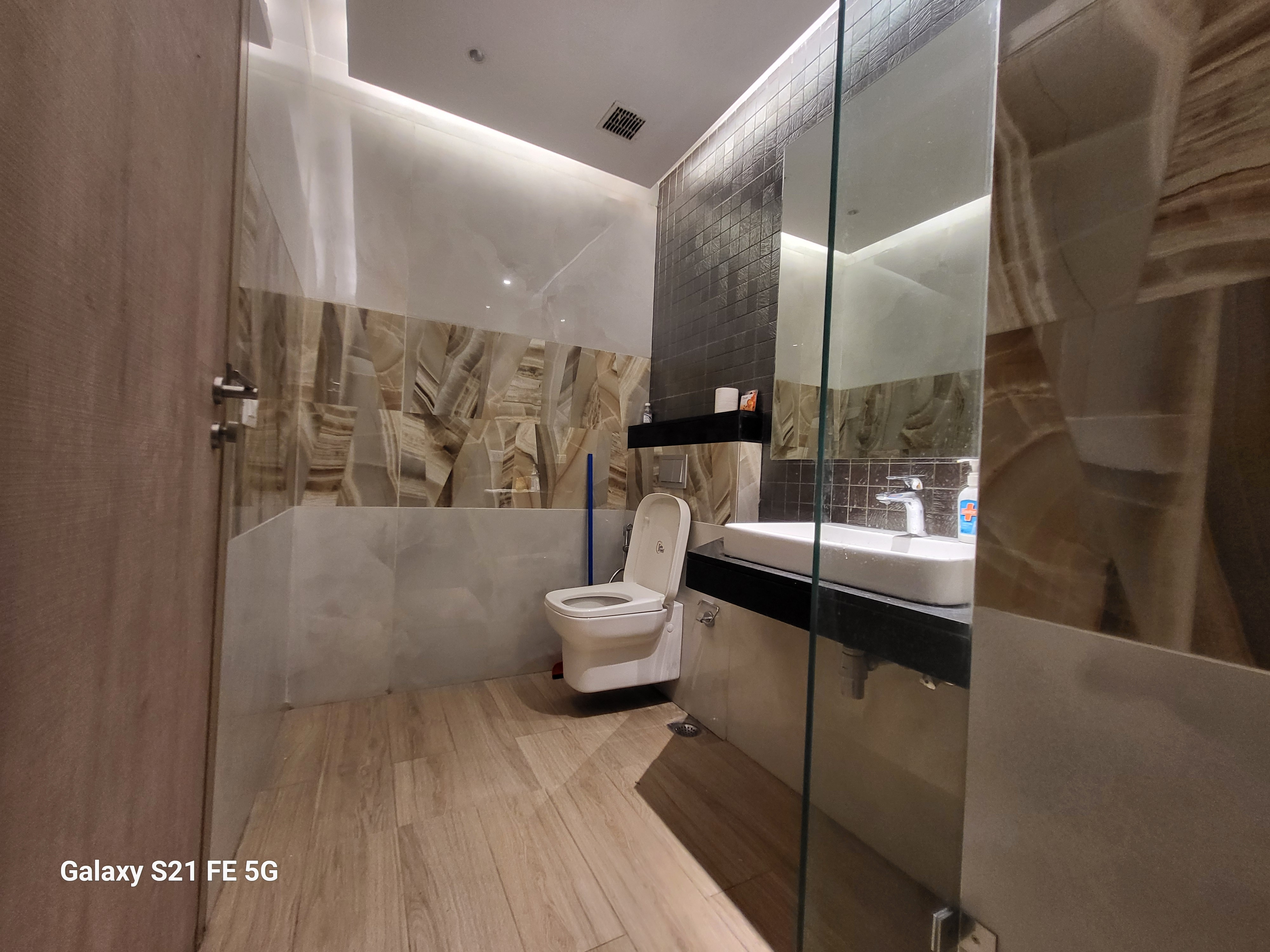 VacationBuddy Studio at M3M Urbana (3 studios) Golf Coures Extn Road - Tap to explore photos