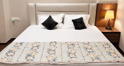 Aashiyana Luxe Stay | Near Expo Mart | Omaxe ITC Room Type - Aashiyana Luxe Stay | Near Expo Mart | Omaxe ITC