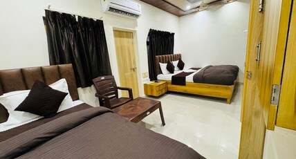 Shree Villa Guest House Room Type - COMFORT TRIPLE ROOM