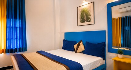 Nayee Haveli by Venice View| Lake view hostel. Room Type - Deluxe AC Room