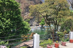 Manohar Guest House | Lake View