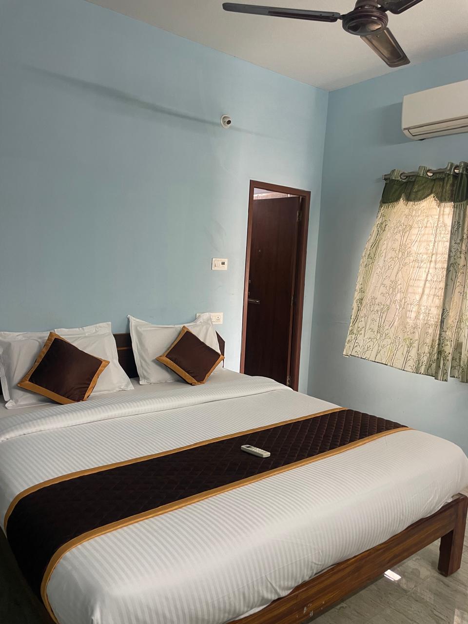 Maanas Homestay - Tap to explore photos